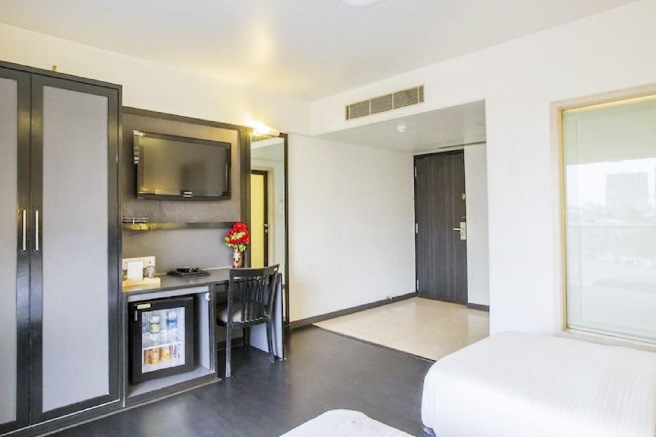 Guest house 1 Bedroom Boutique In Borivali West,