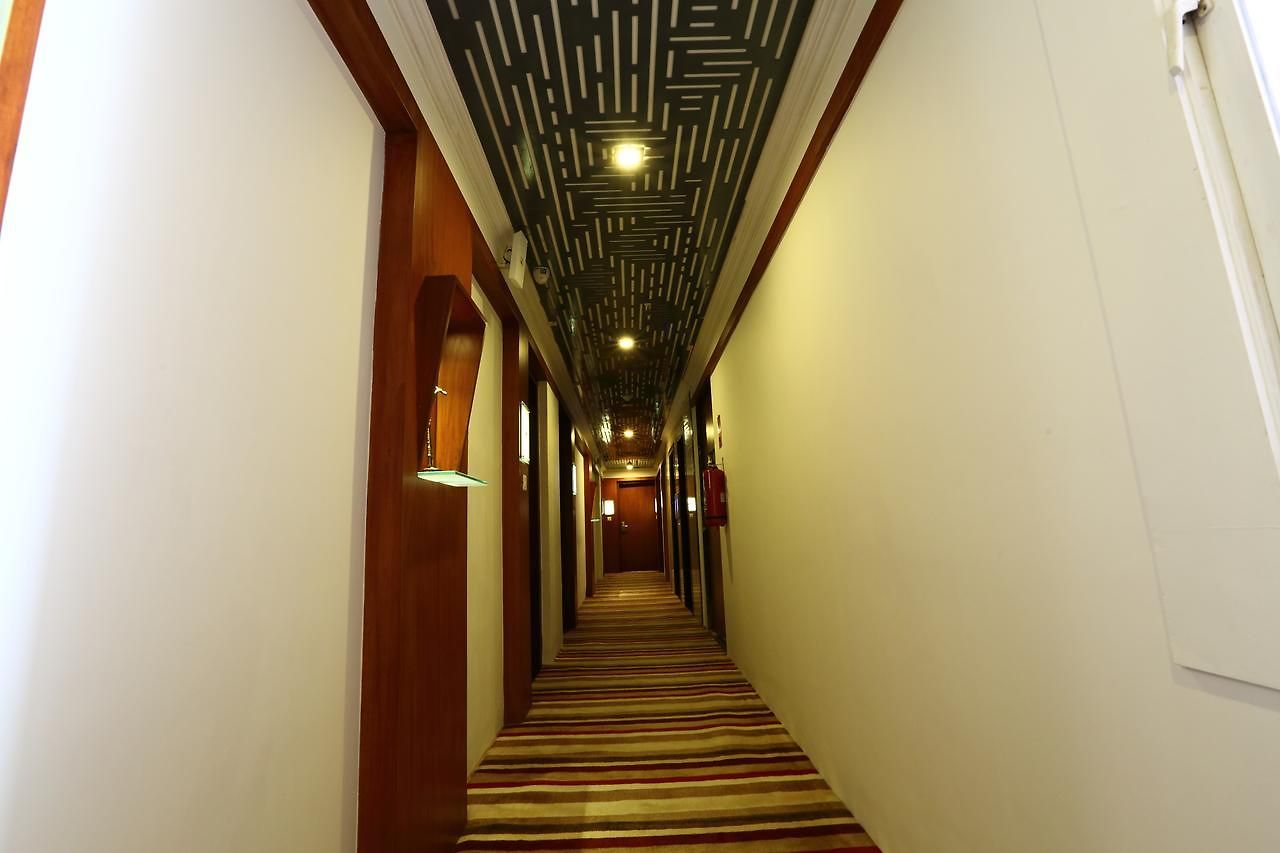 The Altruist Andheri Hotel