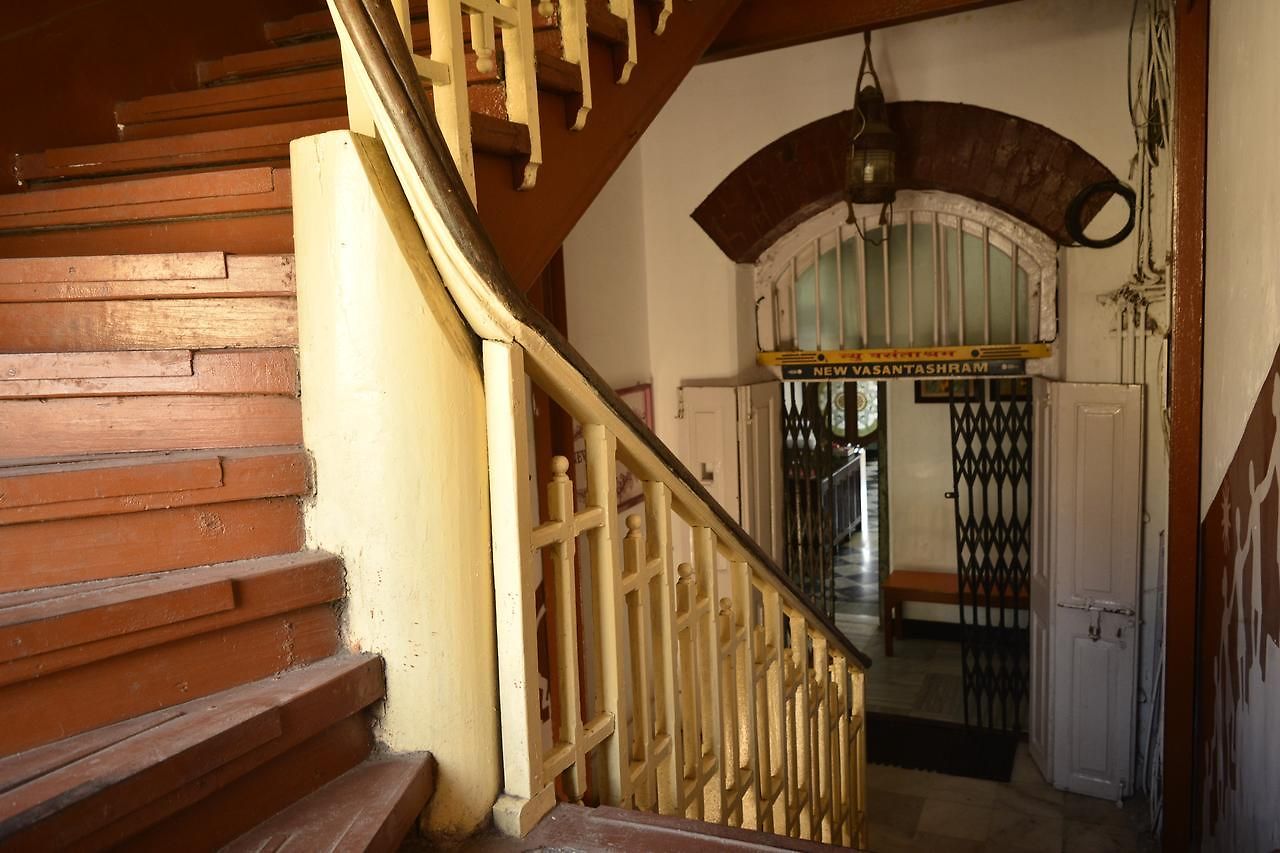 Vasantashram Cst Mumbai, Free Wifi With 1940s Retro Vibe Hostel Mumbai