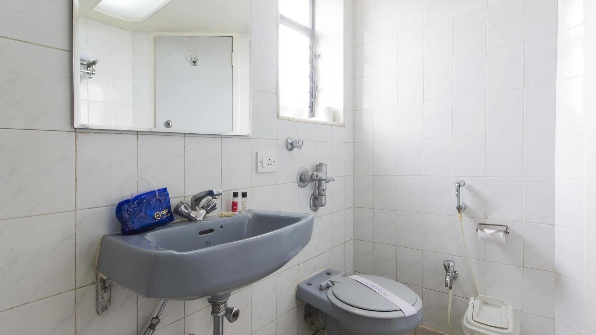 Ashray International, Sion - Near Bkc 2*