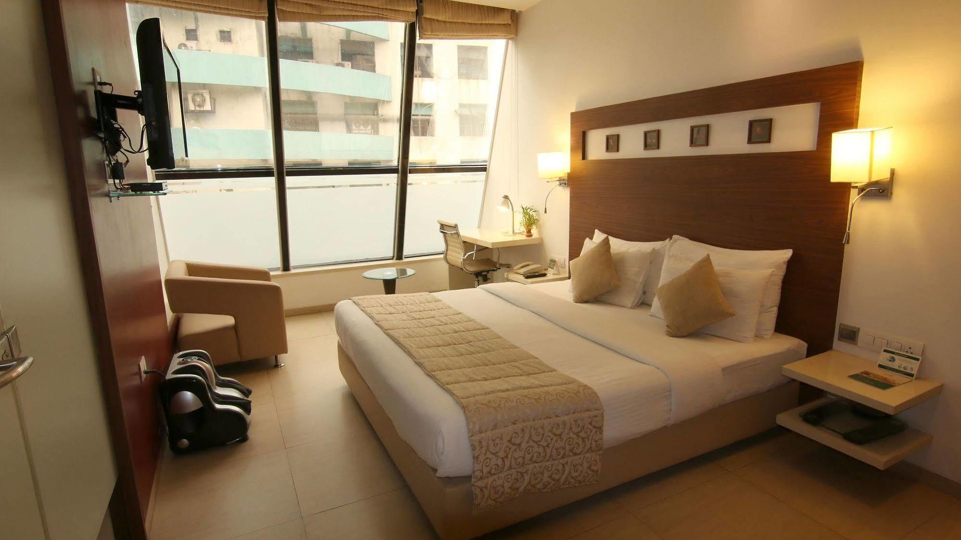 Hotel Suncity Premiere, Near To Airport Mumbai
