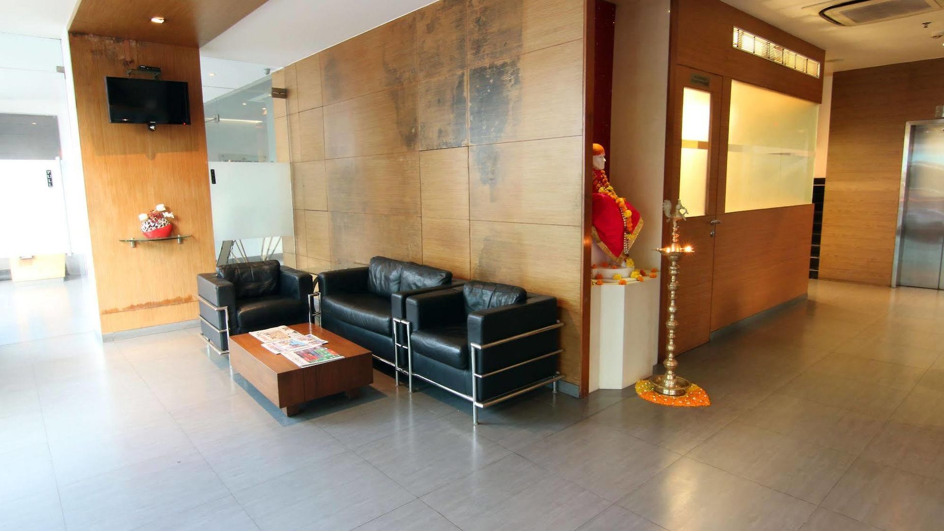 Hotel Suncity Premiere, Near To Airport Mumbai