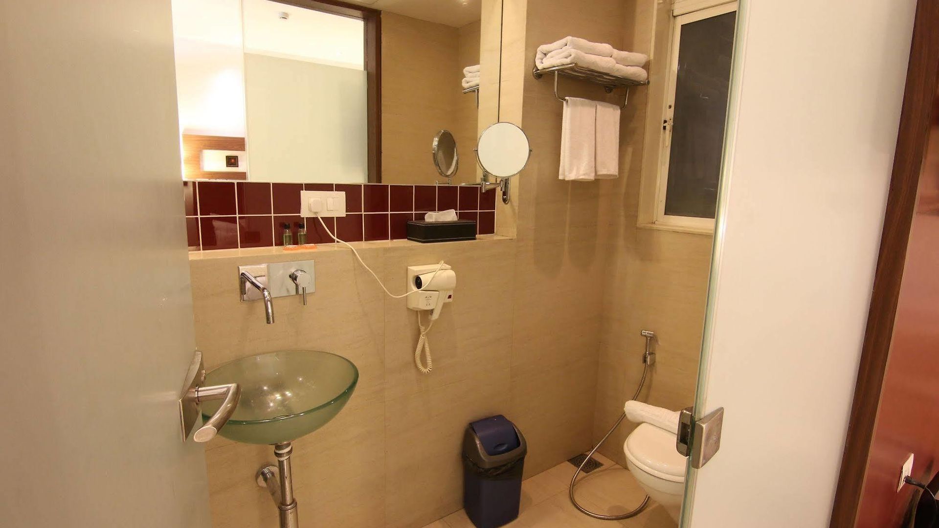 Hotel Suncity Premiere, Near To Airport Mumbai