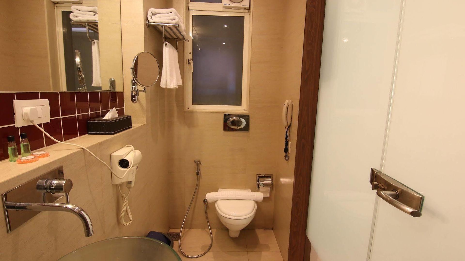 Hotel Suncity Premiere, Near To Airport