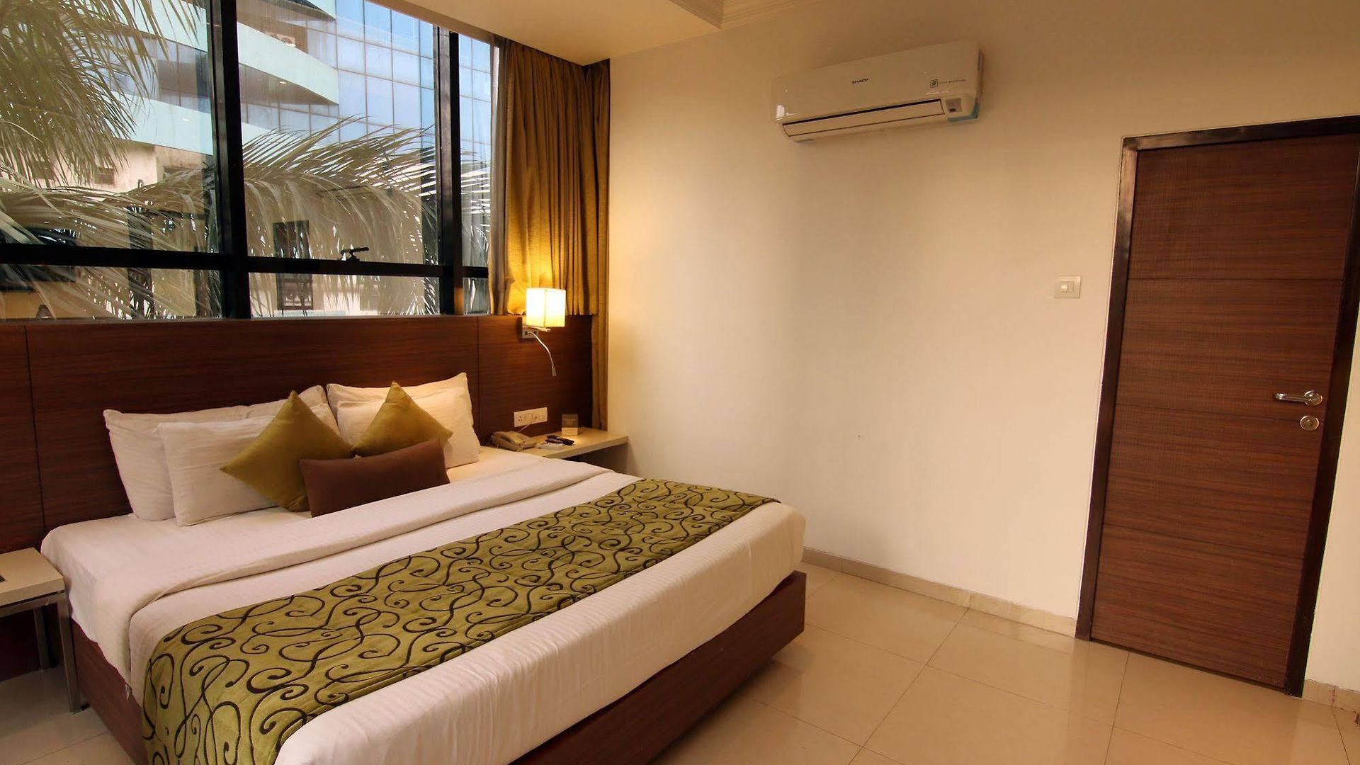Suncity Premiere, Near To Airport Hotel 3*