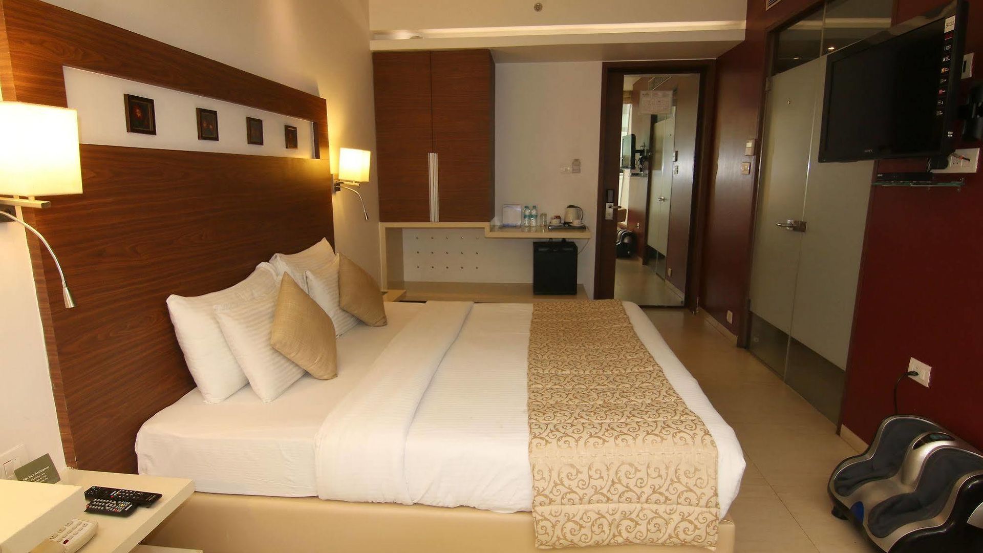 Hotel Suncity Premiere, Near To Airport Mumbai