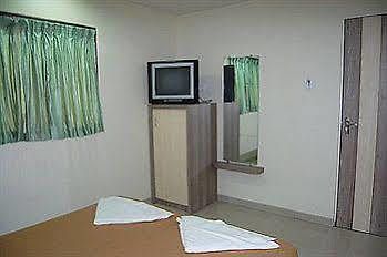 Fabhotel Galaxy