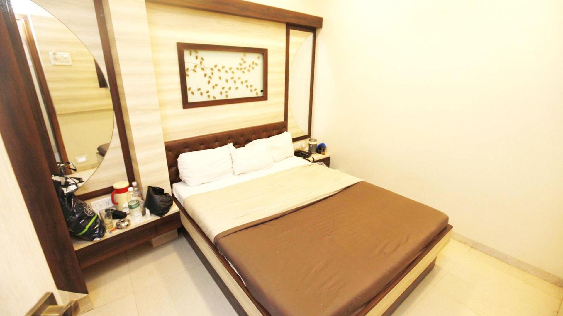 Al Moazin Hotel Mumbai