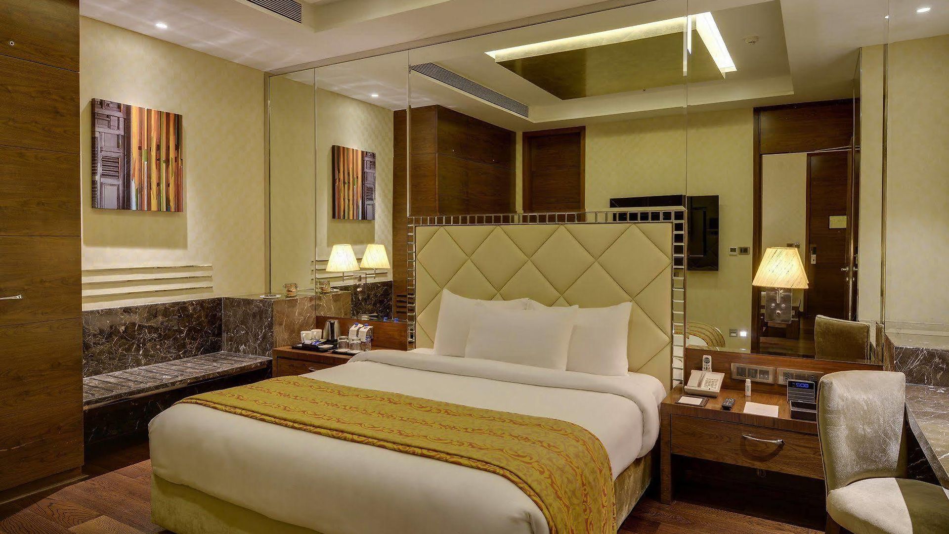 Hotel Niranta Transit Airport - At Arrivals 4*