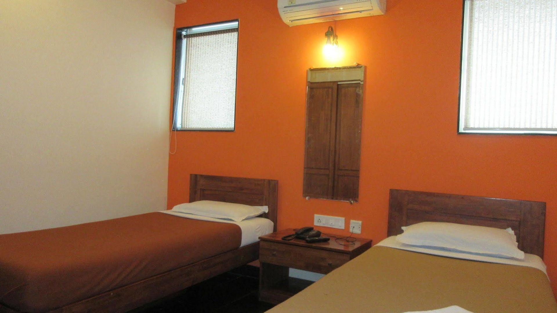 Hotel Q Deck Mumbai