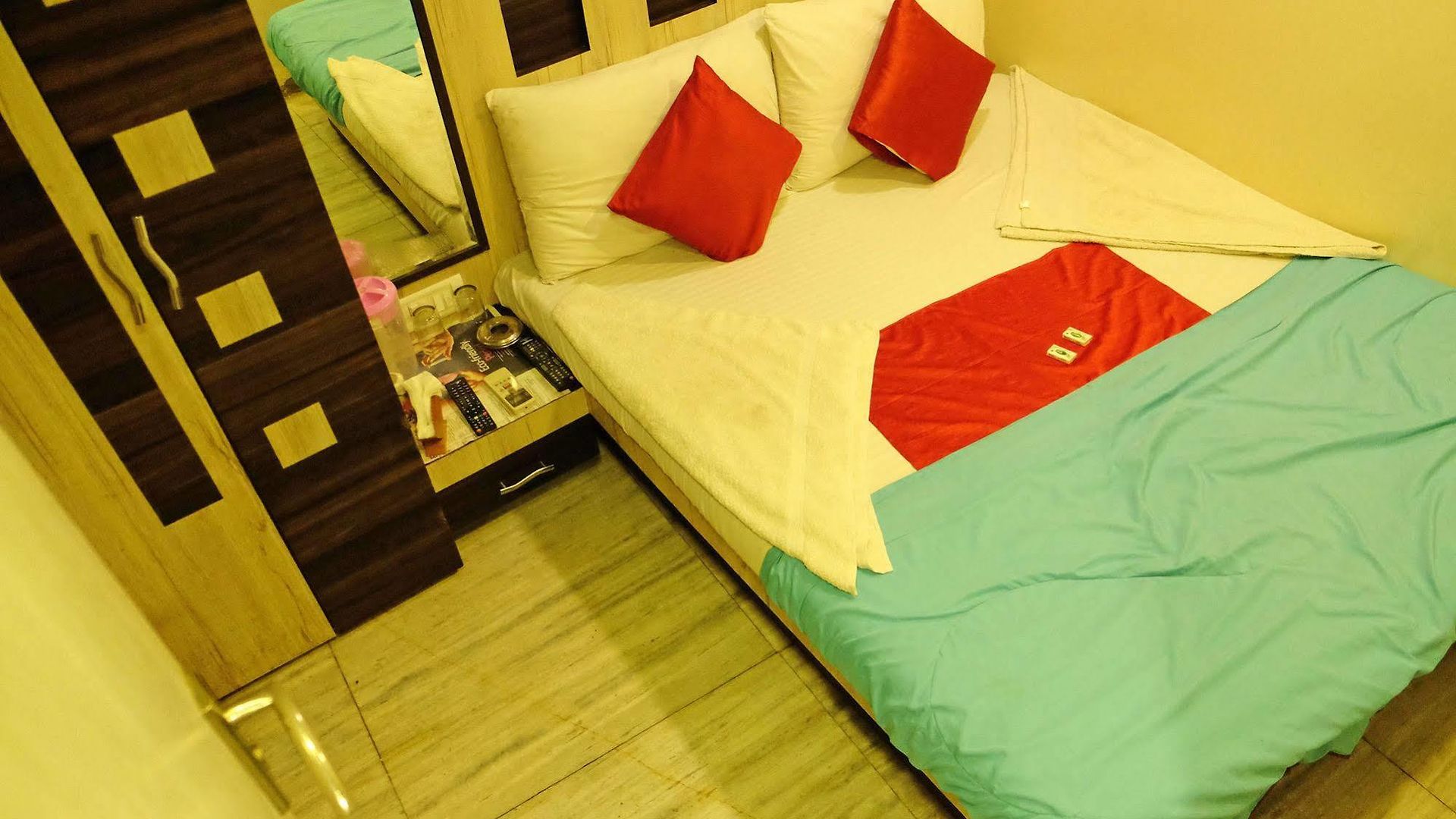 Hotel New India