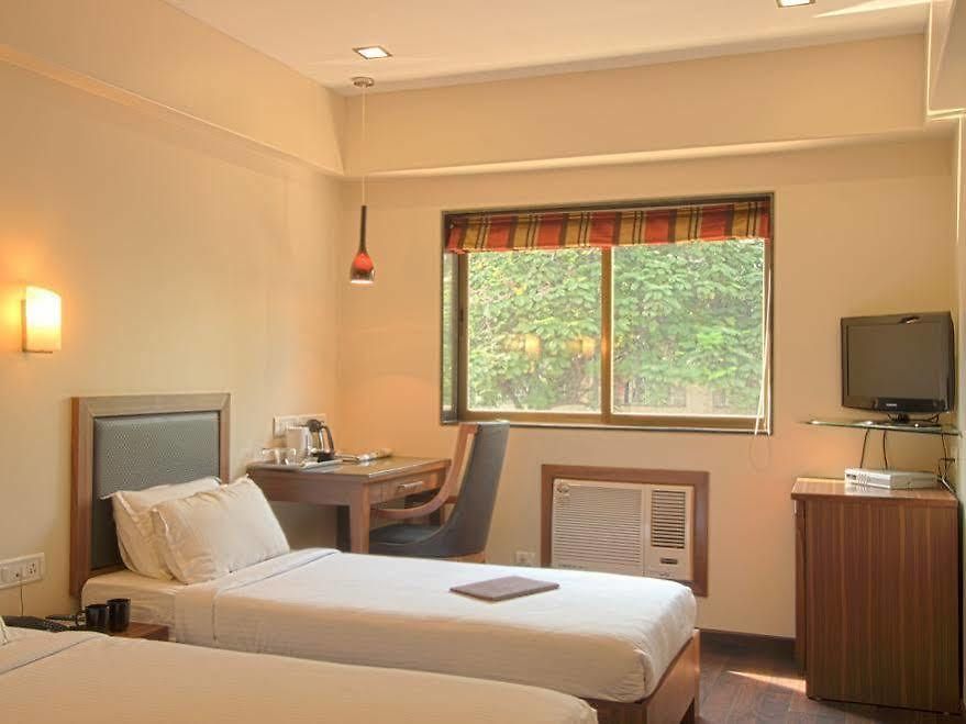 Amigo Hotel 2*