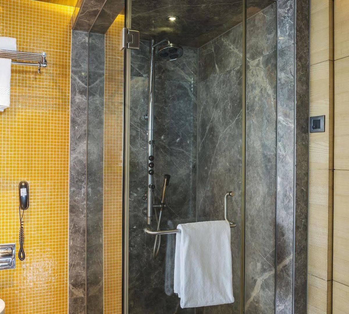 The Regale By Tunga Hotel
