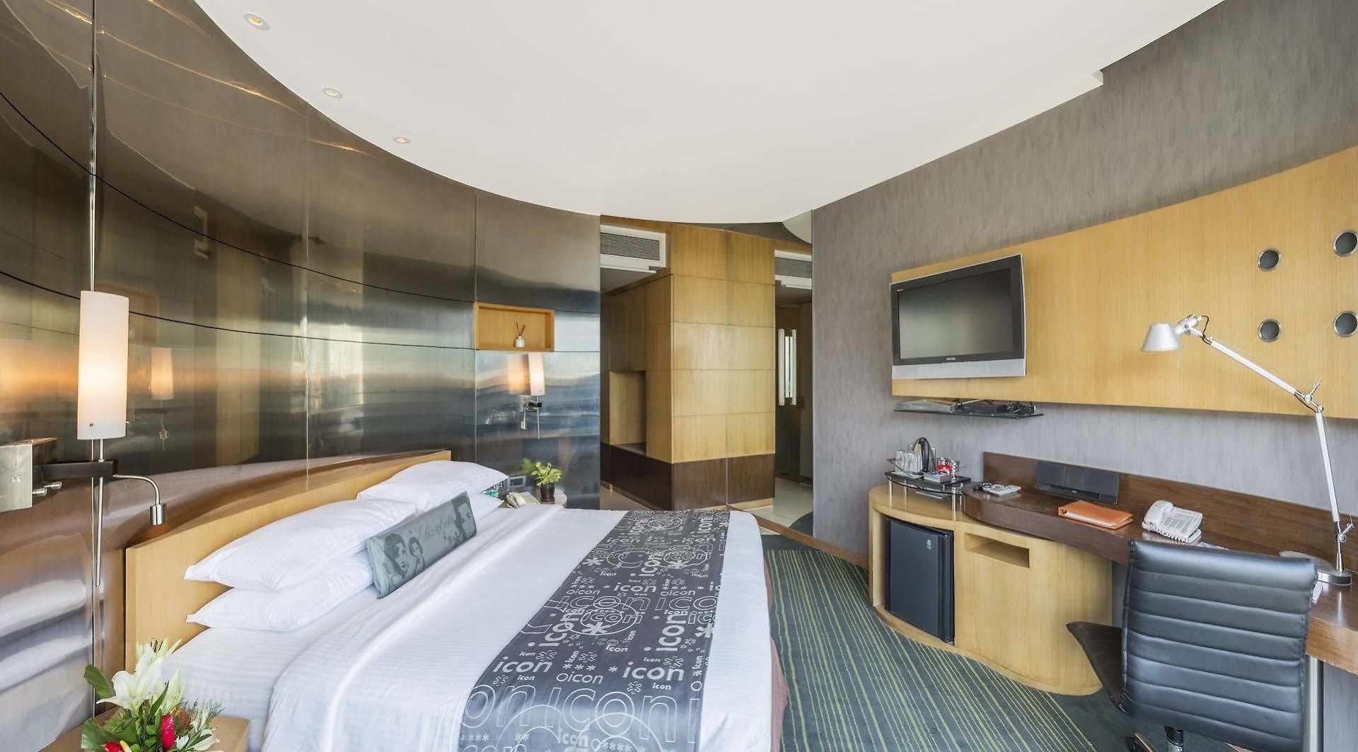 The Regale By Tunga Hotel