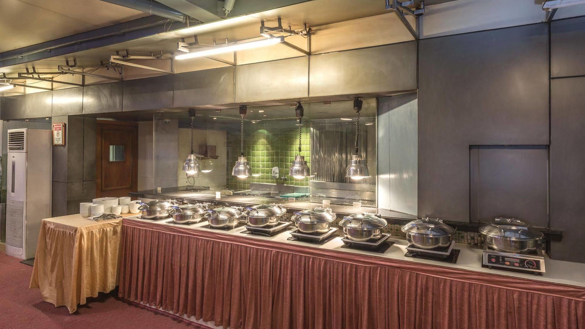 Hotel The Regale By Tunga Mumbai