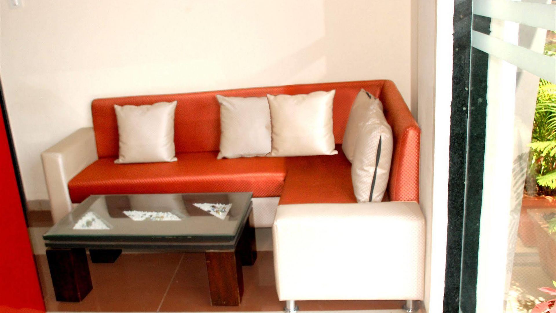 Fabhotel Adore