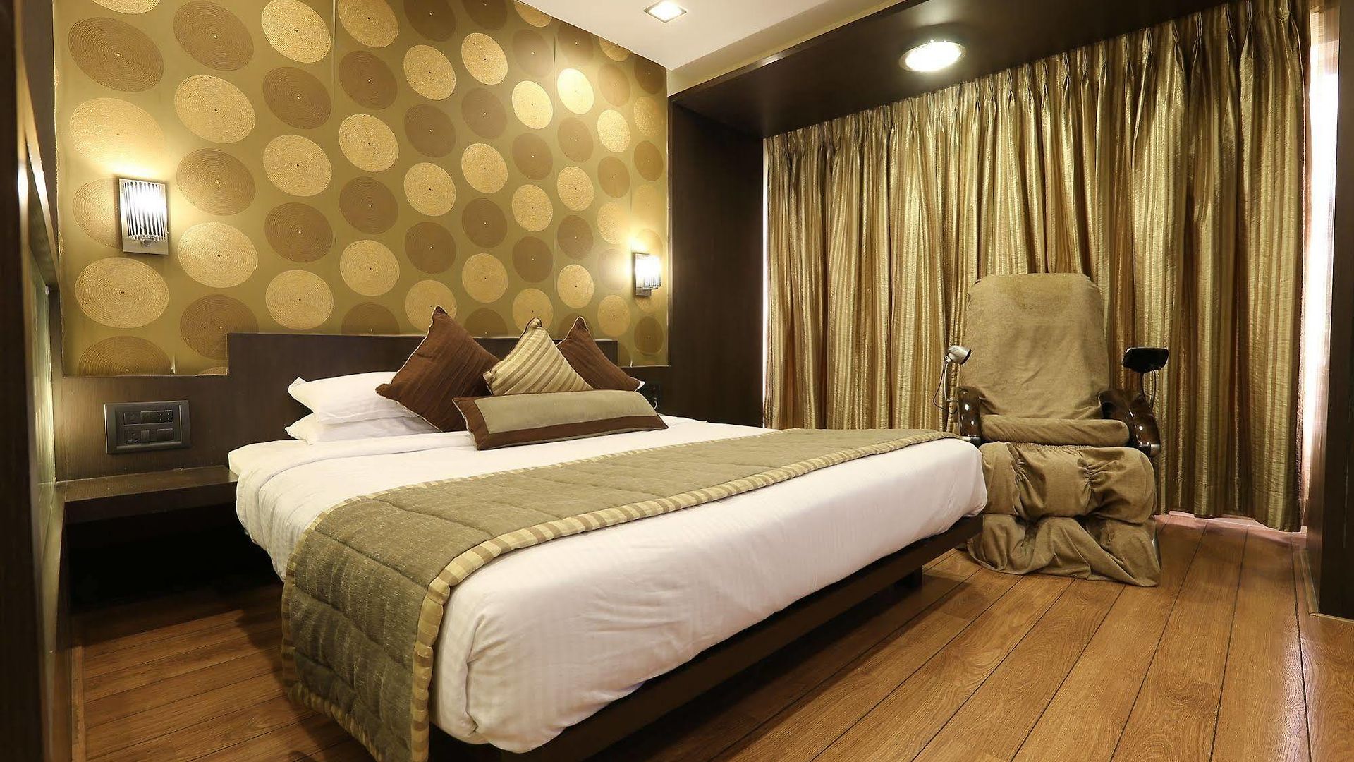 Silver Hotel