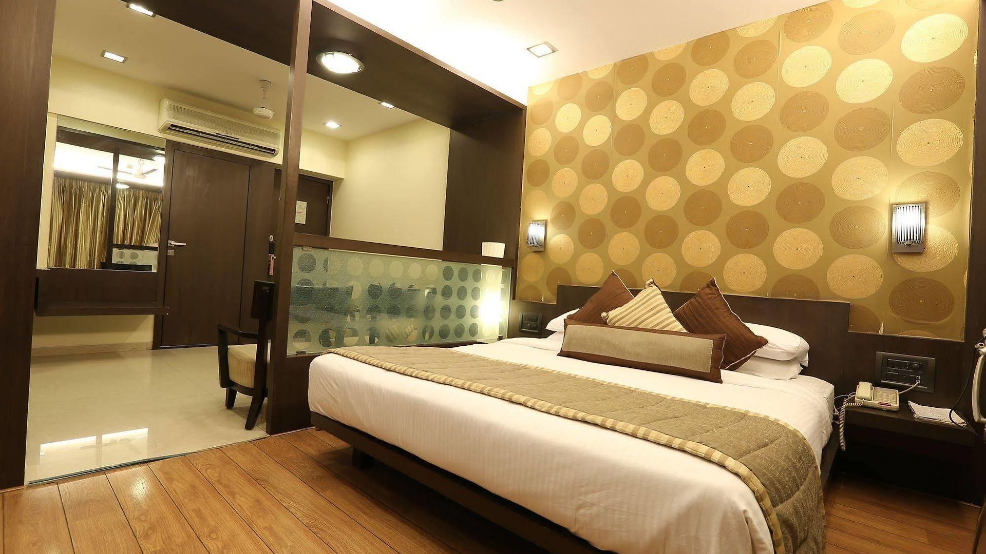 Silver Hotel