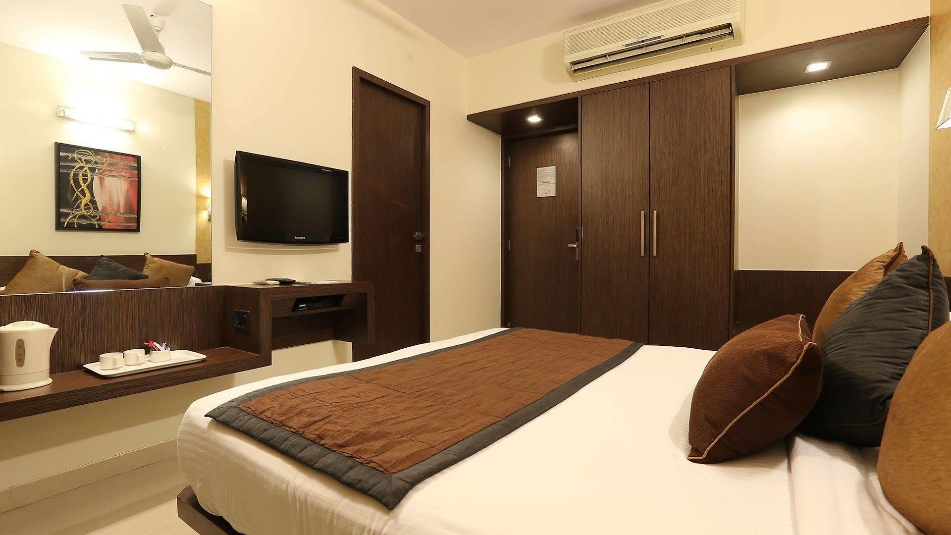 Silver Hotel