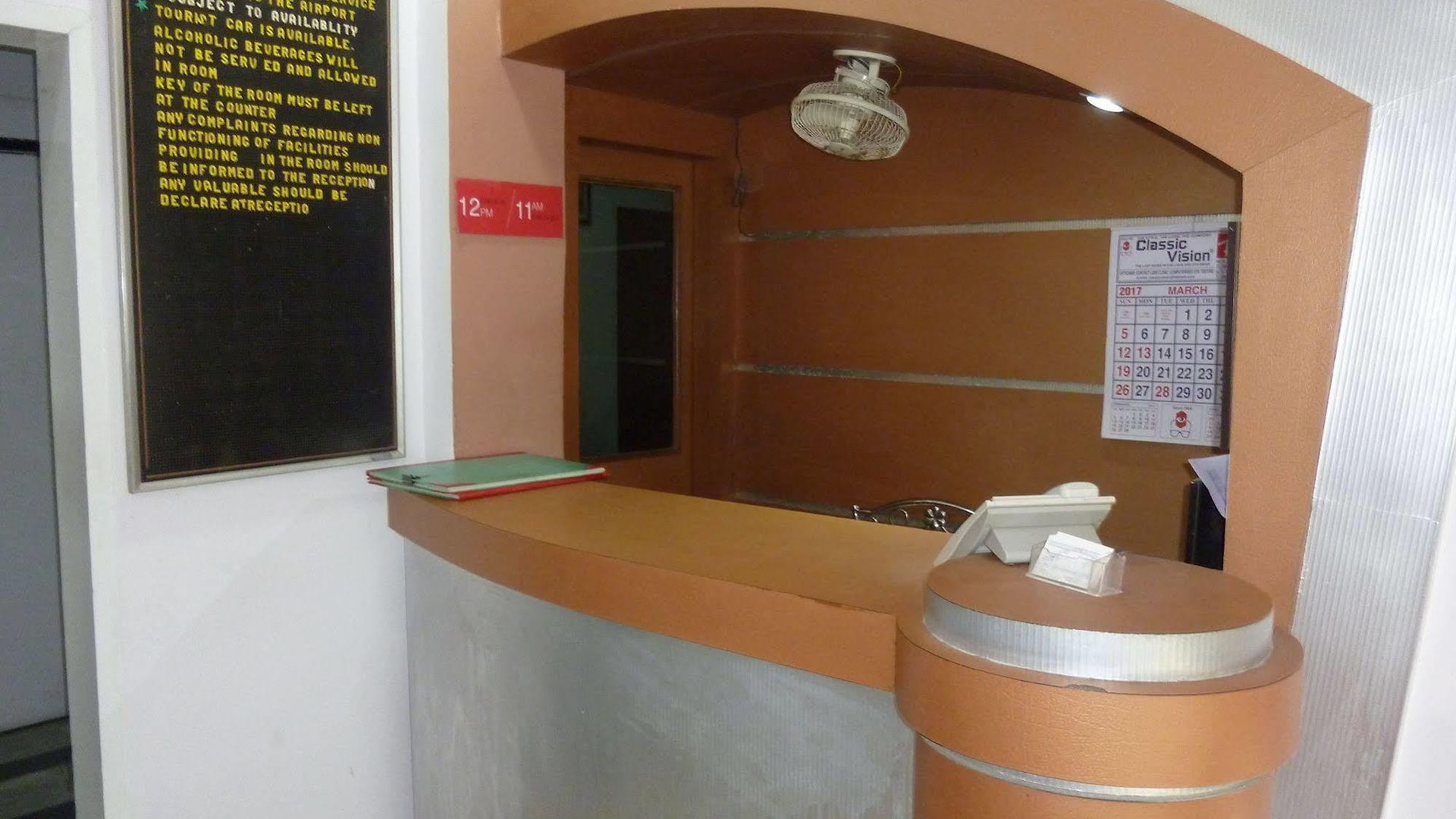 Hotel Satellite