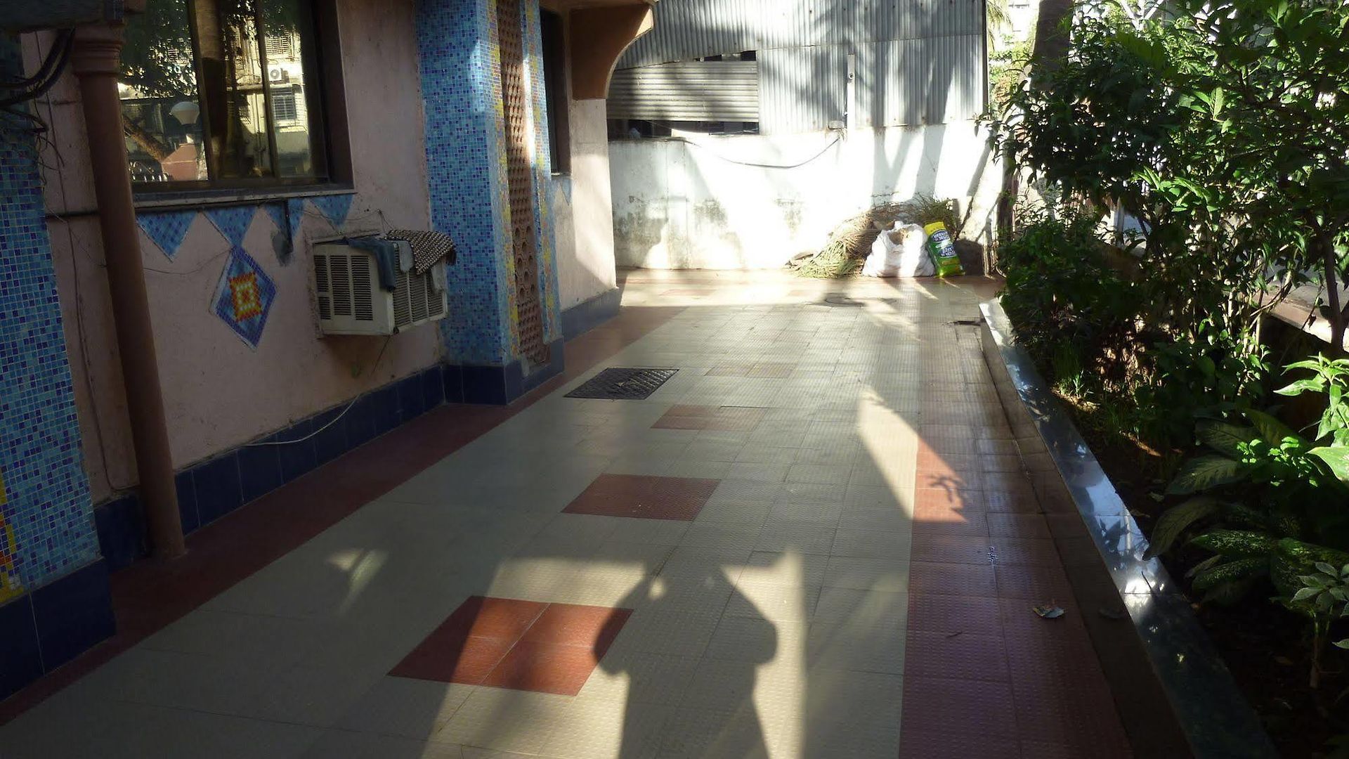 Hotel Satellite