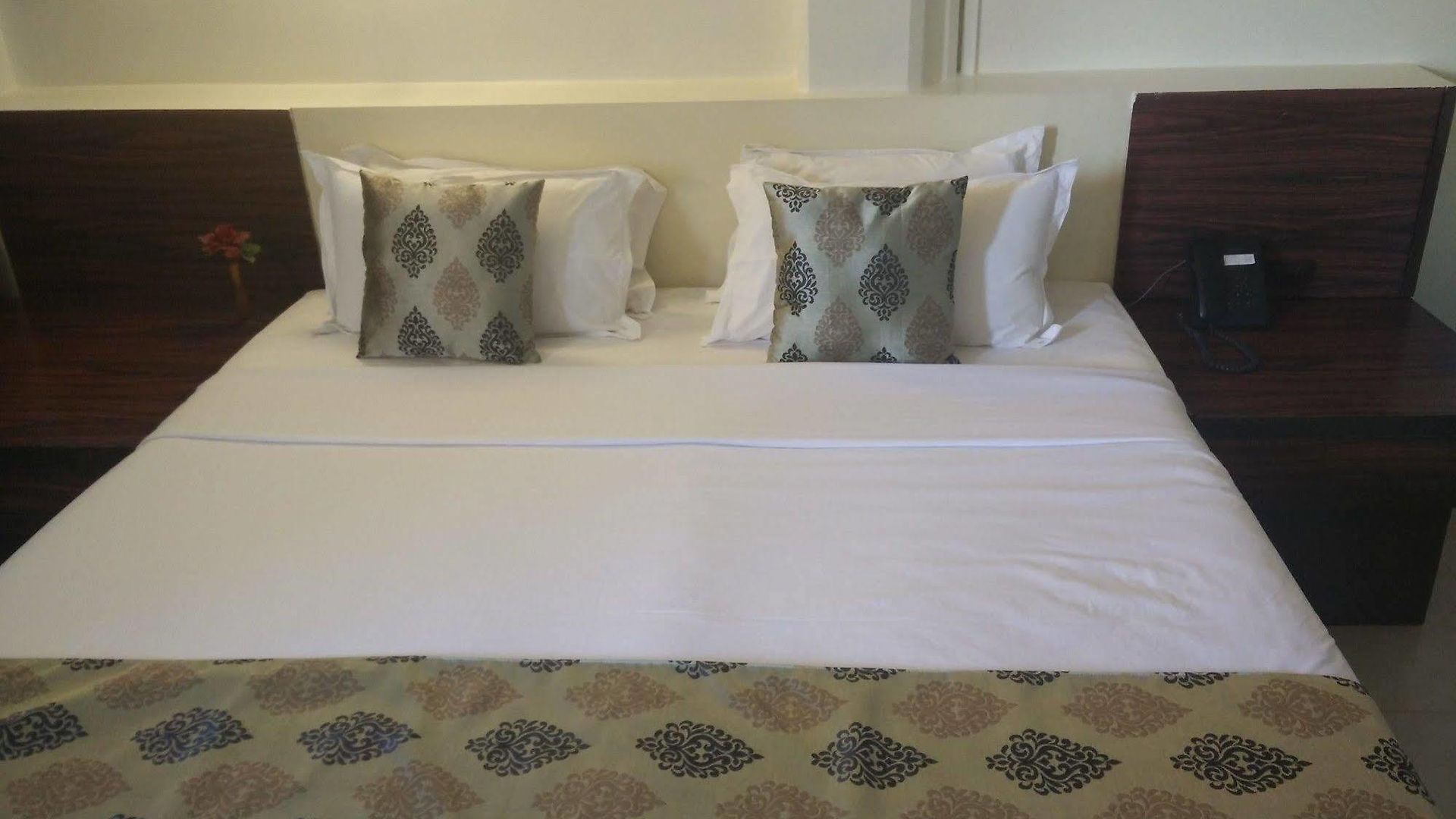 Hotel, Colaba - A Seafront 3*