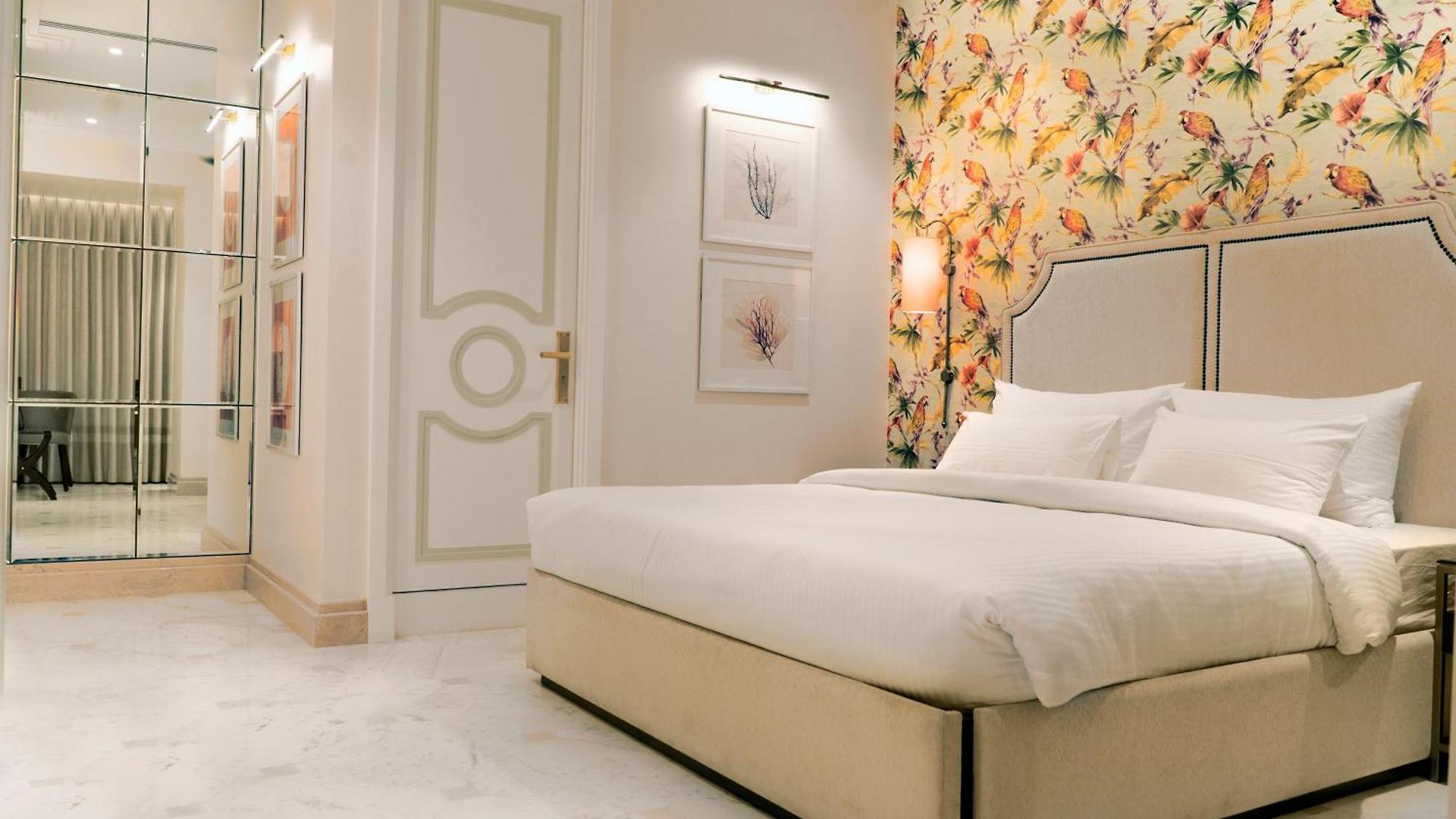 Harbour View Colaba Hotel 3*