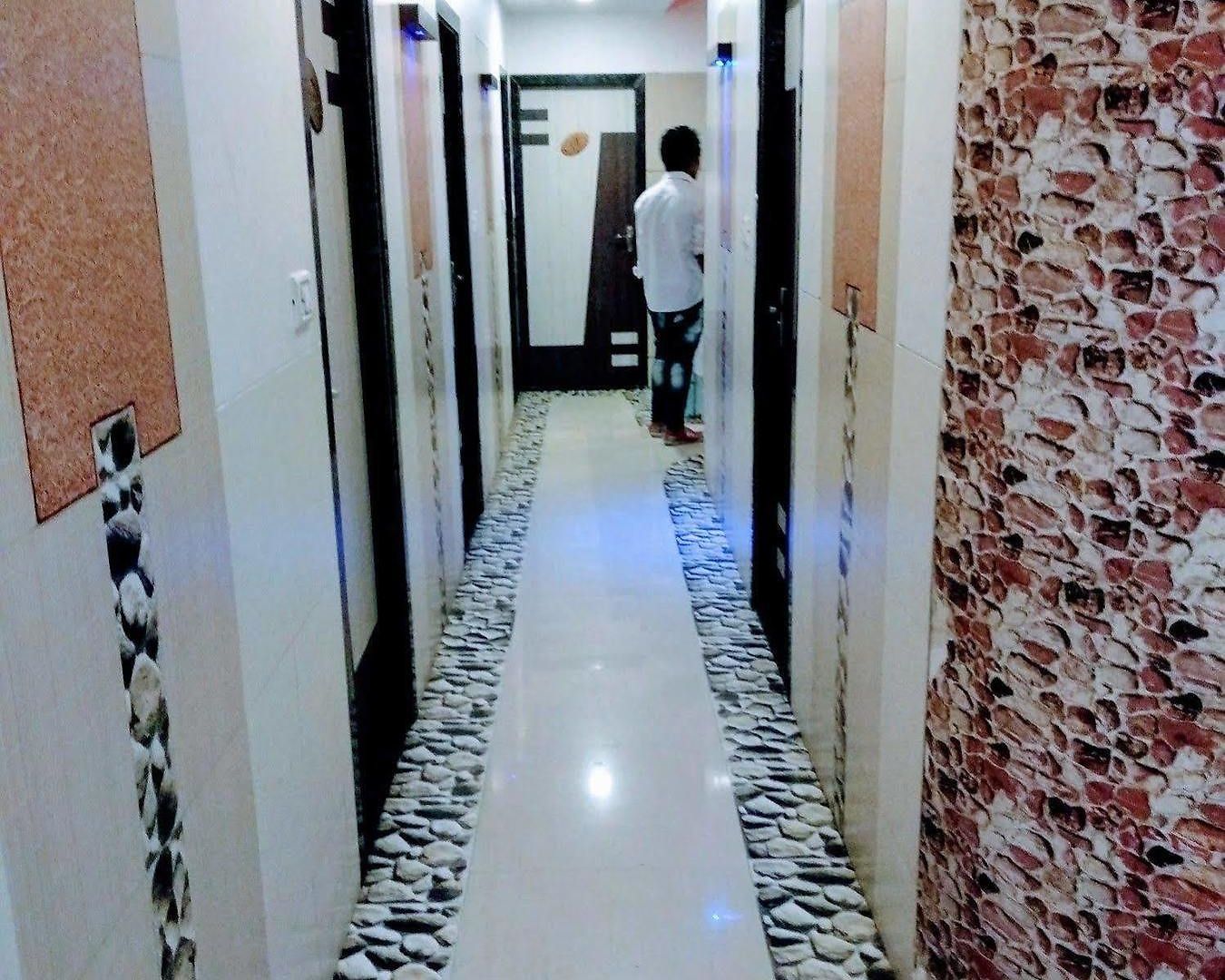Crescent Hotel 2*