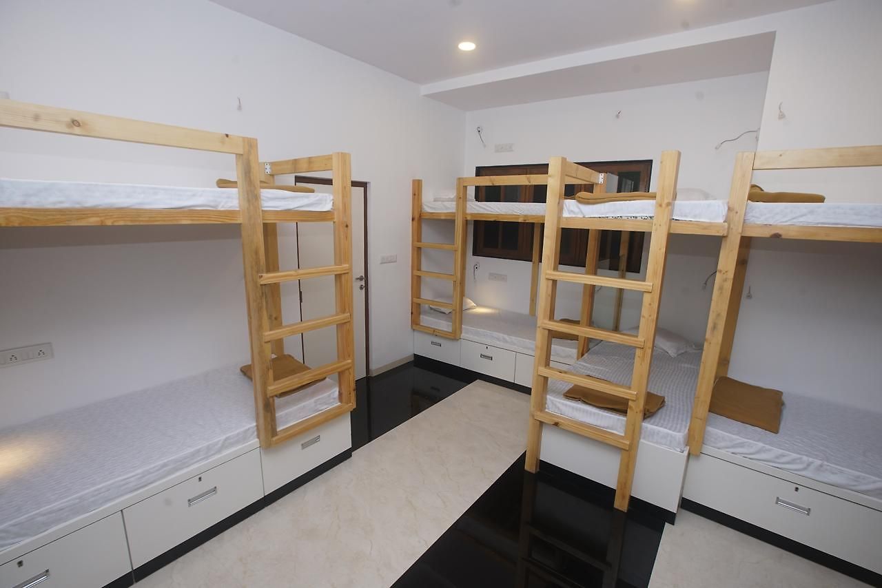 Staytion Dorm- A Backpackers