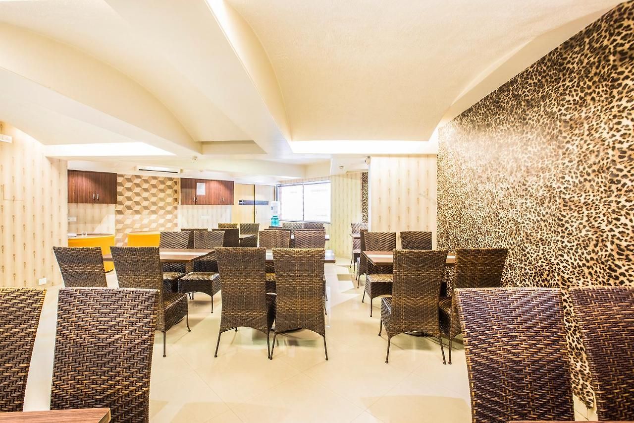 Hotel Fabhotel Savoy Airport