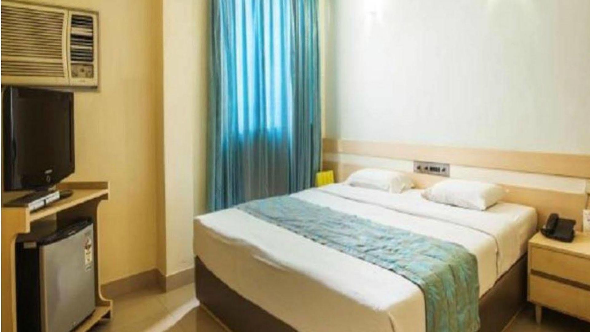Diplomat, Colaba 3*
