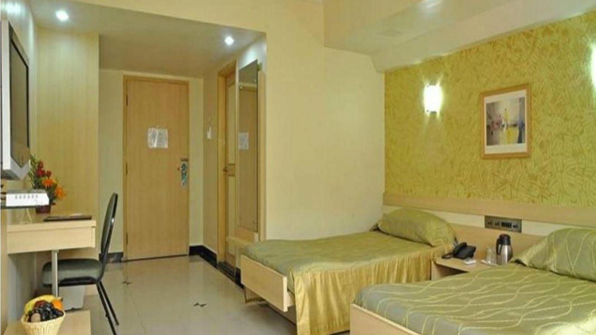 Diplomat, Colaba Hotel