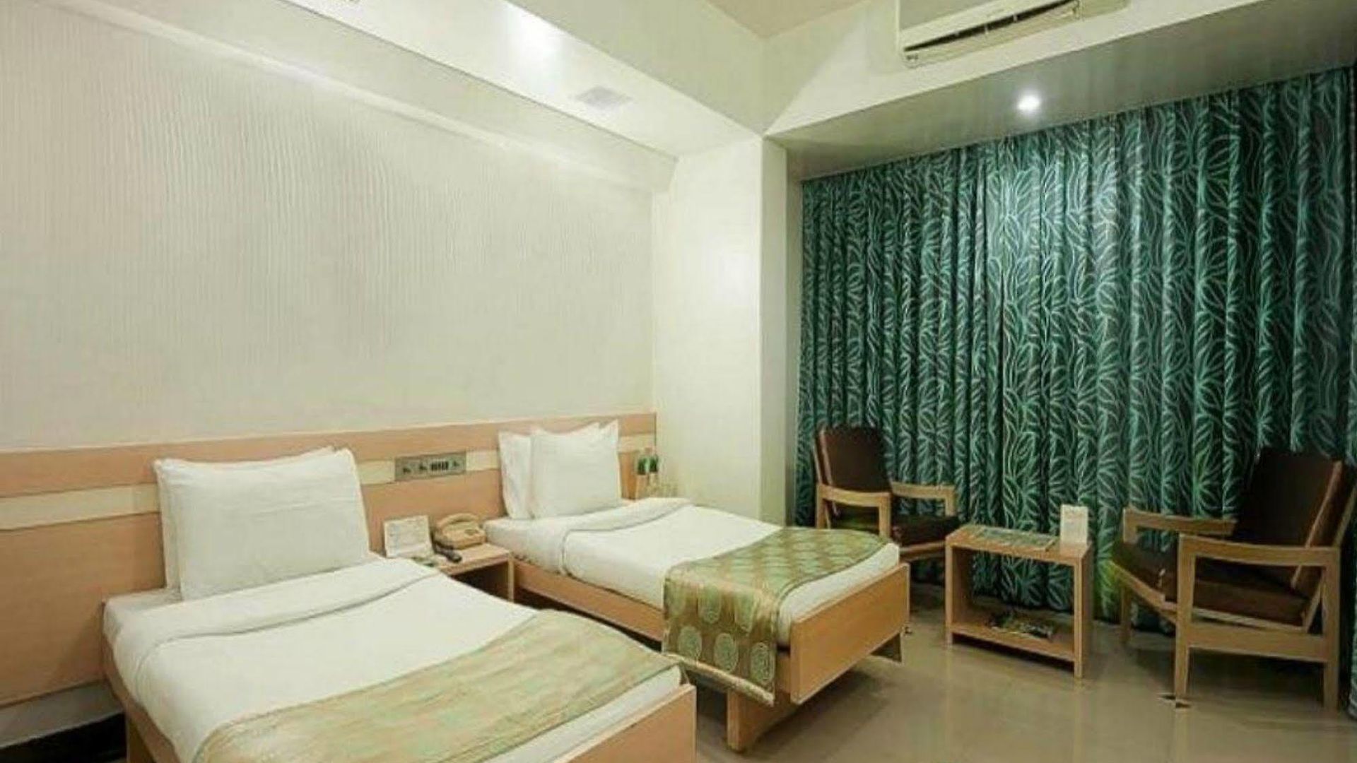 Diplomat, Colaba Hotel 3*