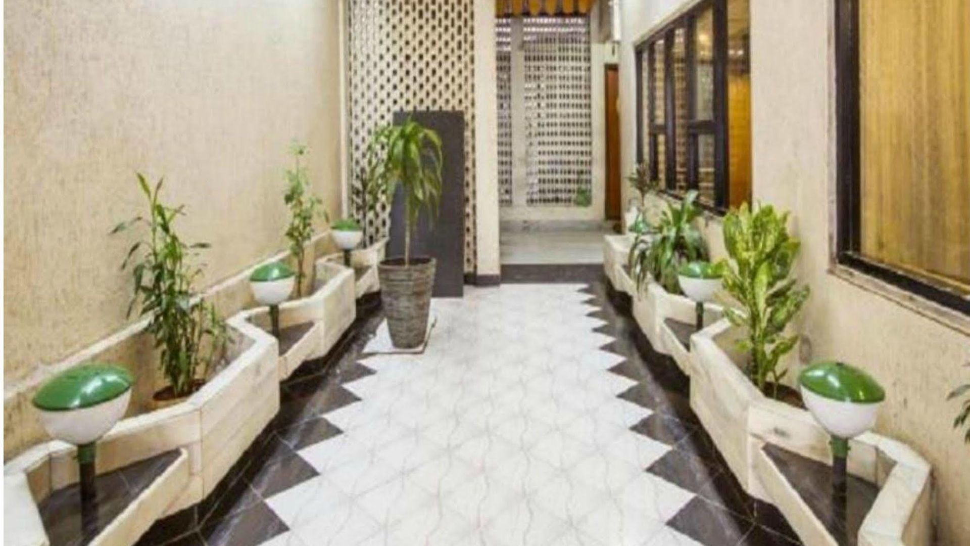 Diplomat, Colaba 3*