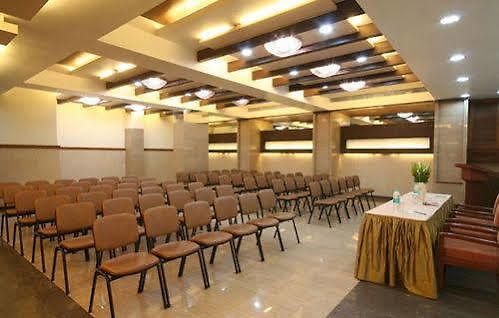 Hotel Dhiraj 3*