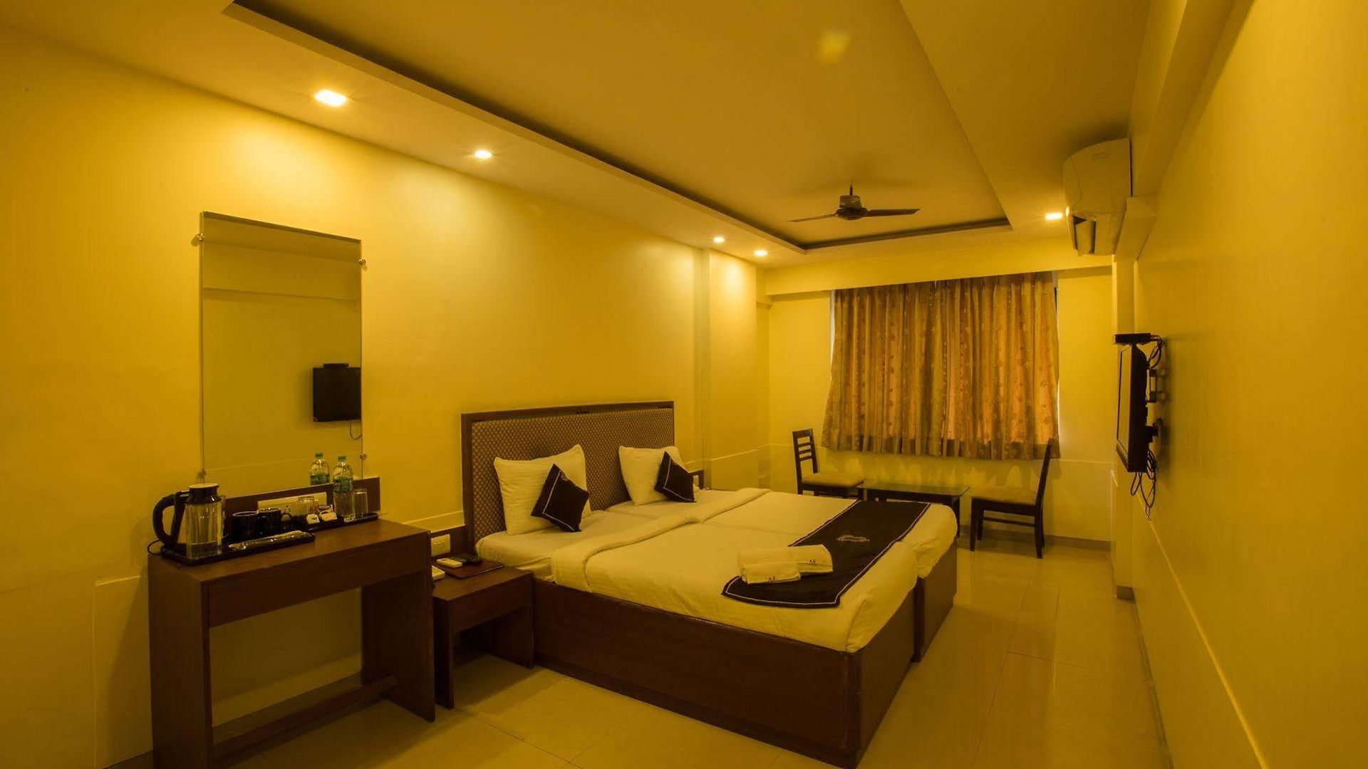 Ace Residency Hotel 2*