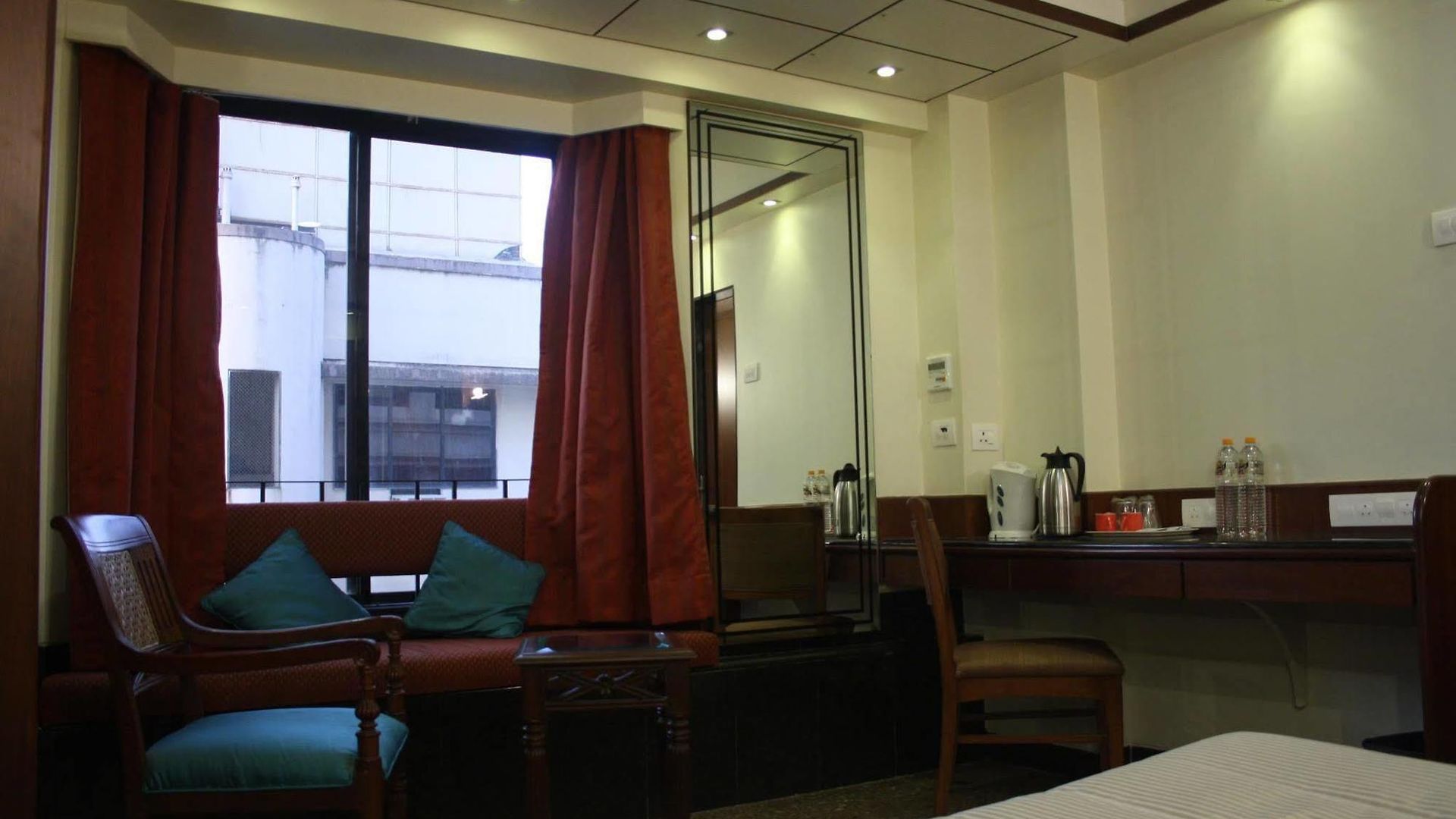 Kings International Juhu Hotel