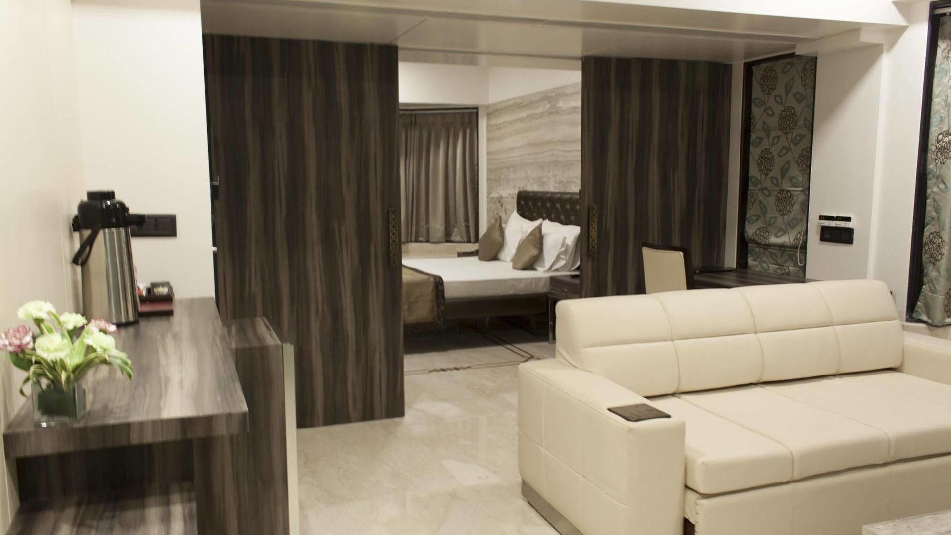 Executive Enclave Hotel