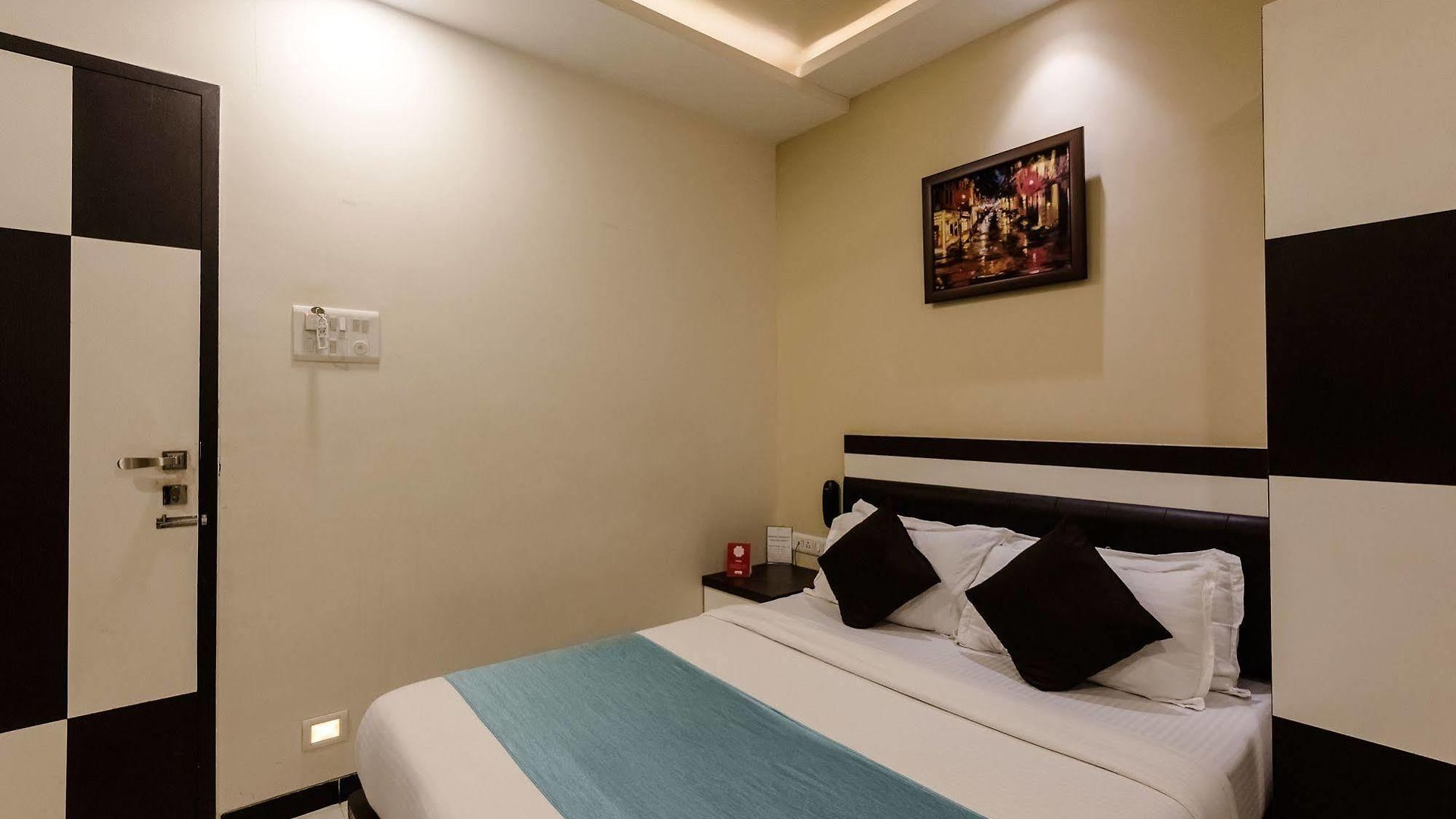 Hotel O Blue Pearl Residency Near Chhatrapati Shivaji International Airport