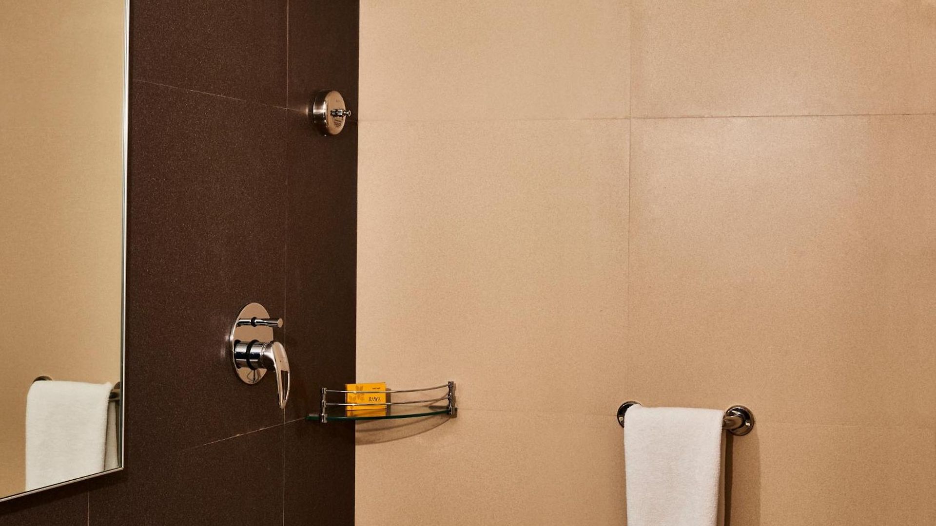 Hotel Bawa Regency