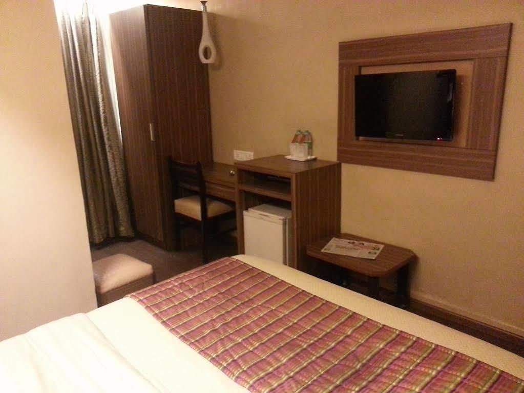Landmark Hotel