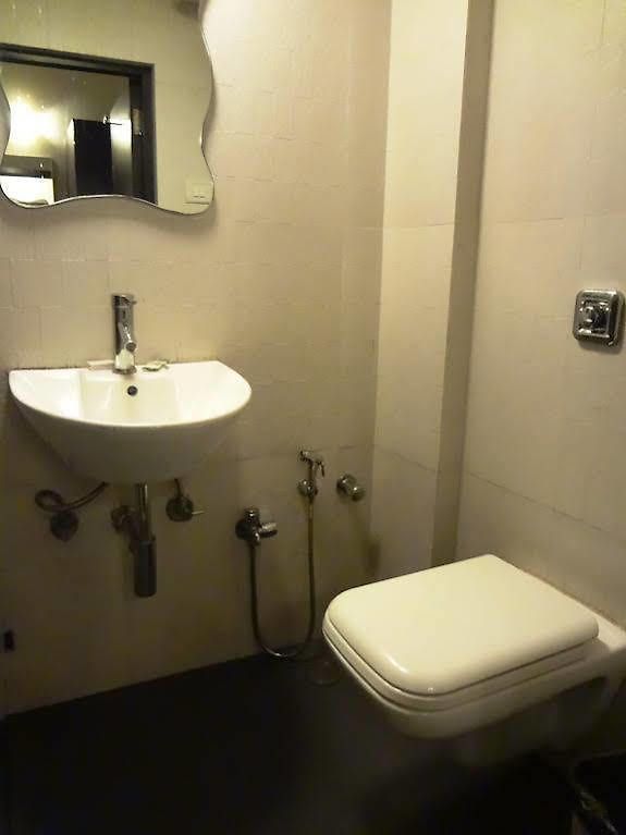 Landmark Hotel 2*