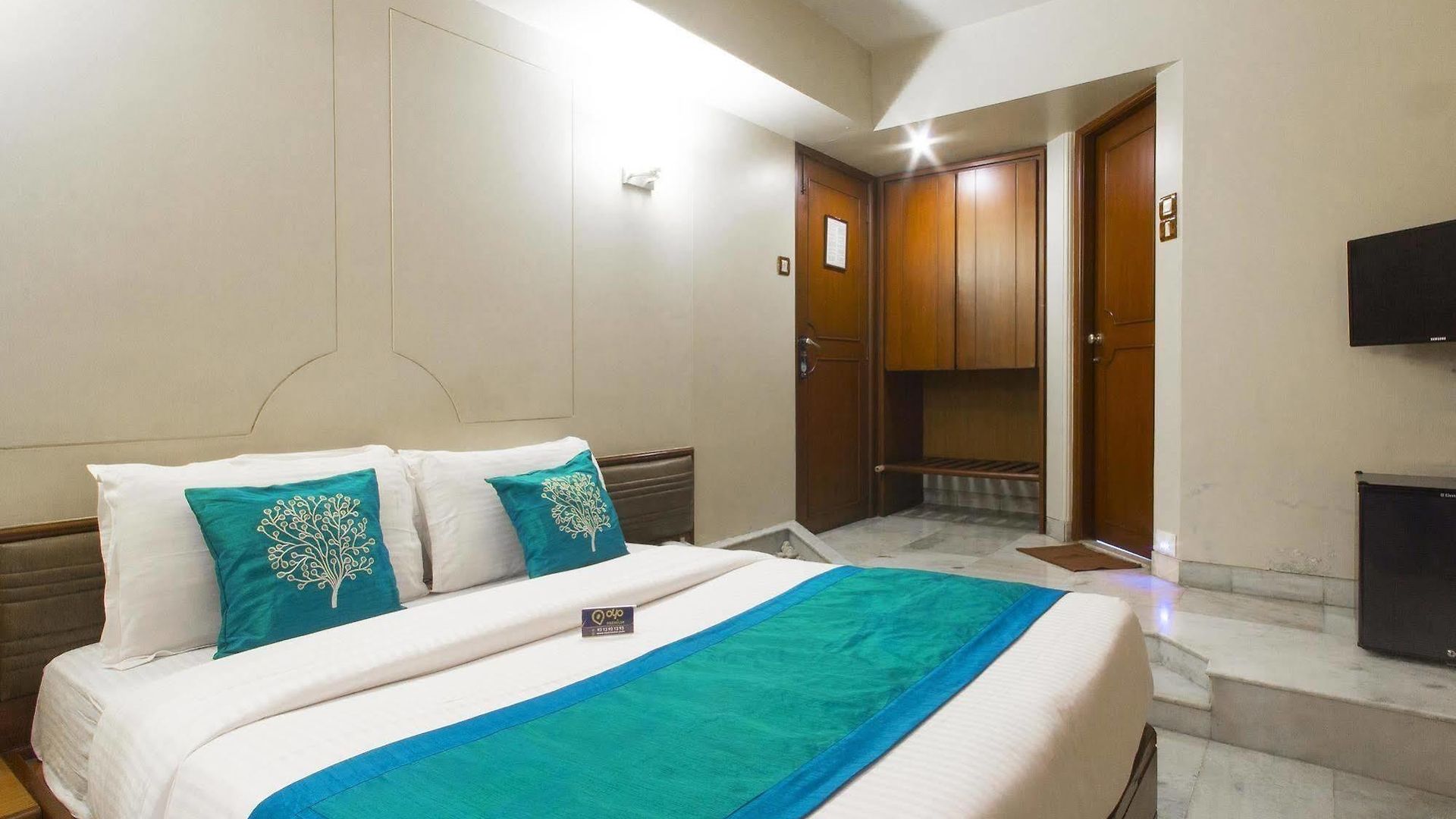 Hotel Ashray International, Sion - Near Bkc Mumbai
