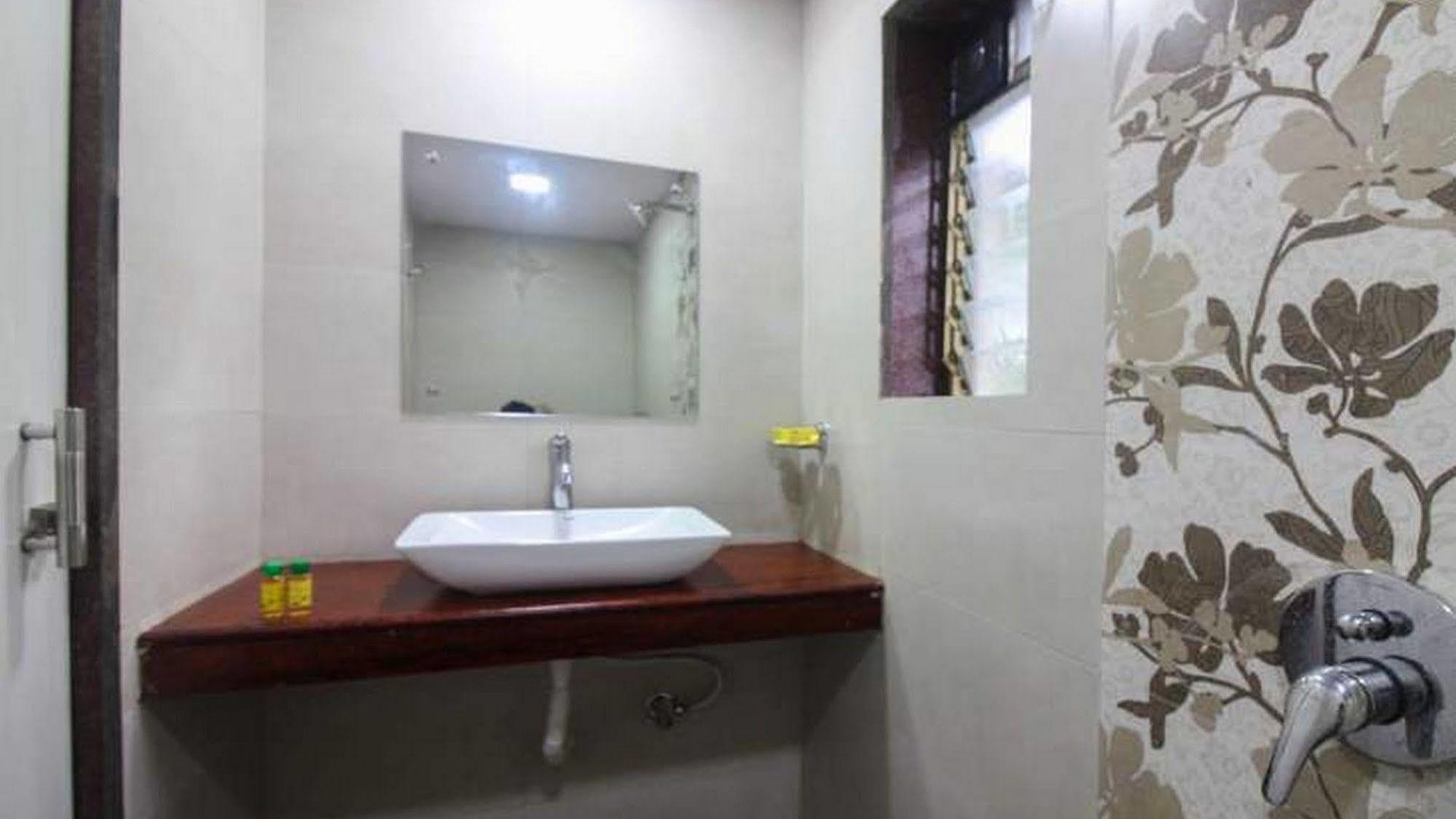 Oyo 23656 Parimeet Hotel
