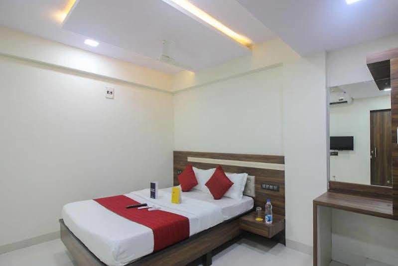 Oyo 23656 Parimeet Mumbai