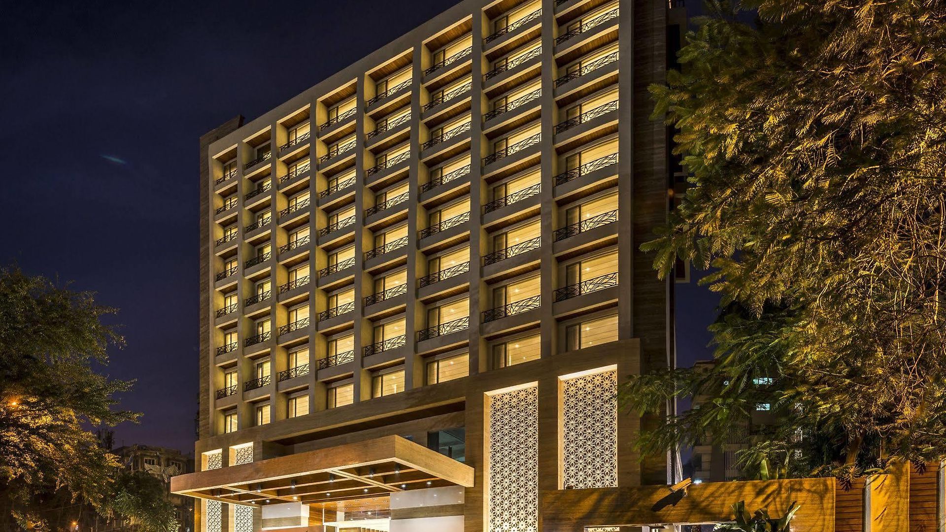 Genesis Near Airport Hotel 4*