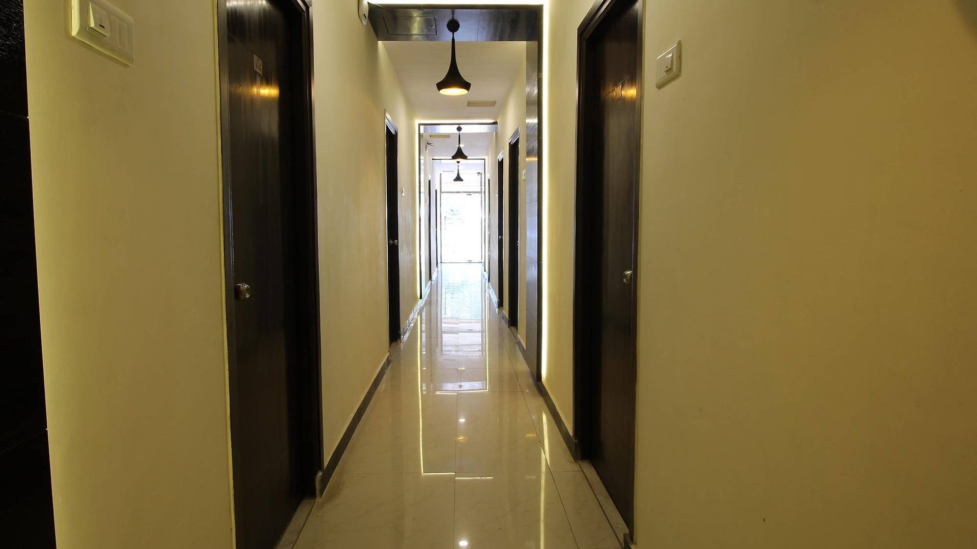 Via Ashir Guest house Mumbai