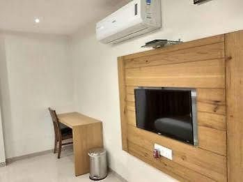 Grandeur-near International Airport 3* Mumbai
