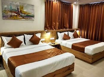 Grandeur-near International Airport Hotel