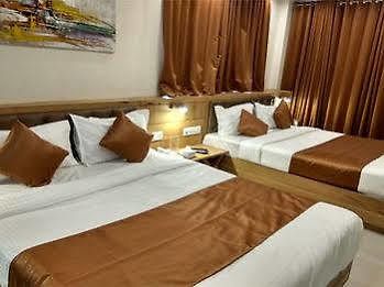 Hotel Grandeur-near International Airport 3*